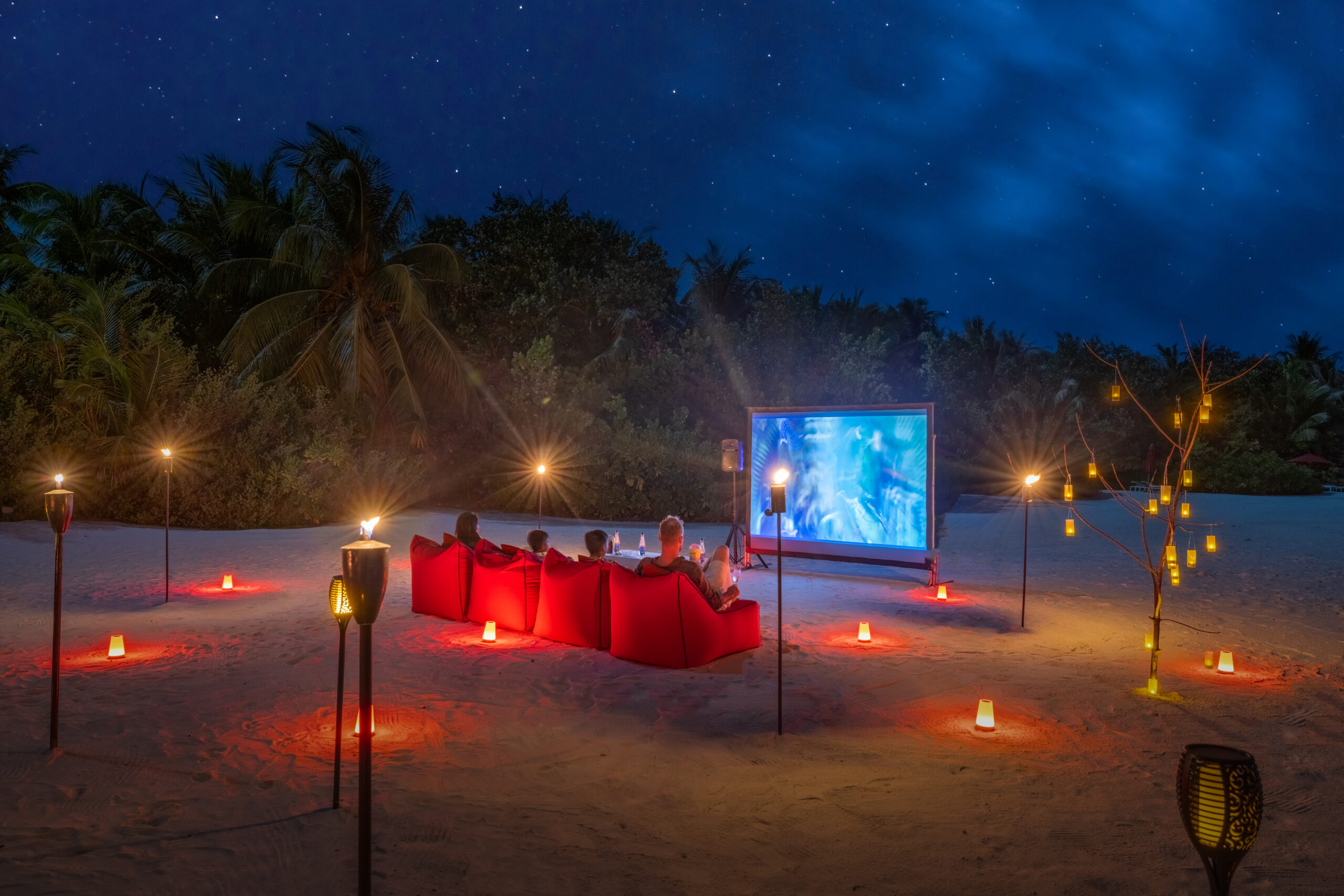 Niyama Private Islands - Family Movie Under the stars