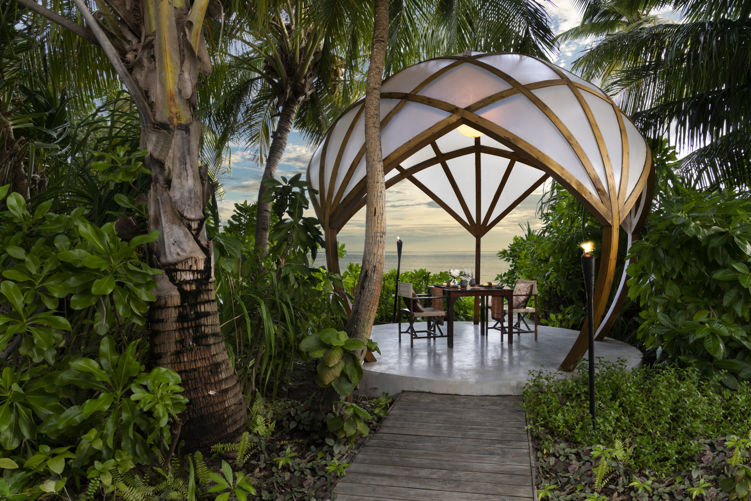 Niyama Private Islands - Tribal Restaurant Baobab Pod