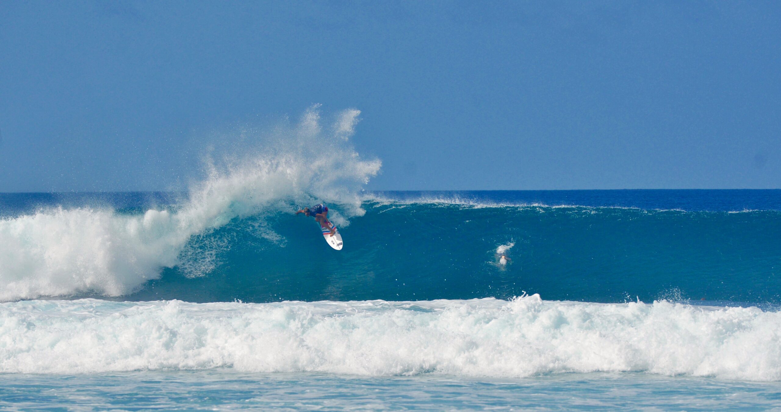Surf aux Maldives – Spot de reef dans un atoll
