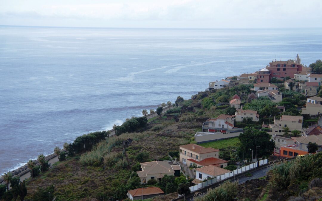 portugal/surfing-madere