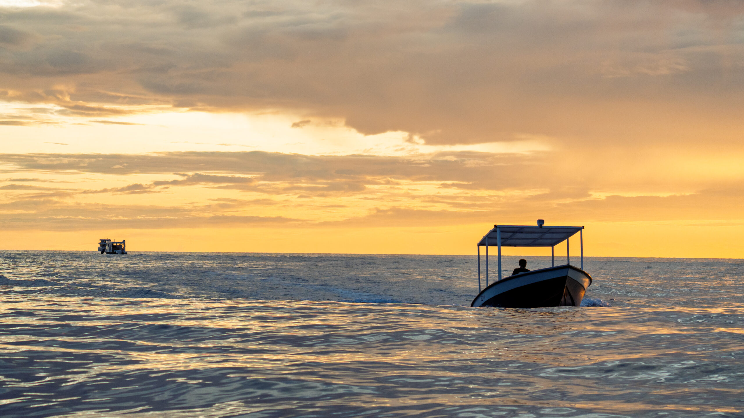 EQ Surf Retreat and Medhufushi : notre dhoni