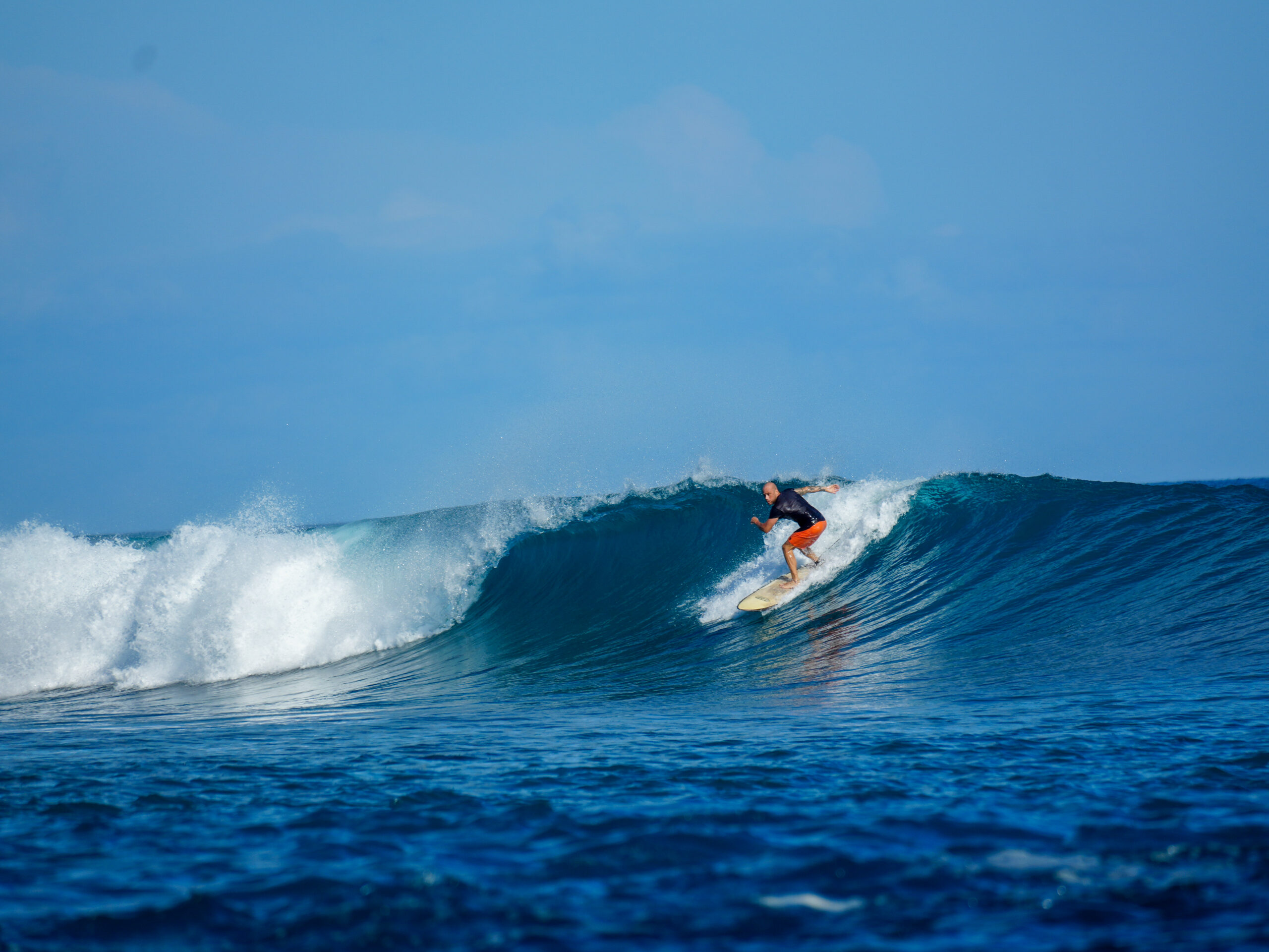 EQ Surf Retreat and Medhufushi : le surf