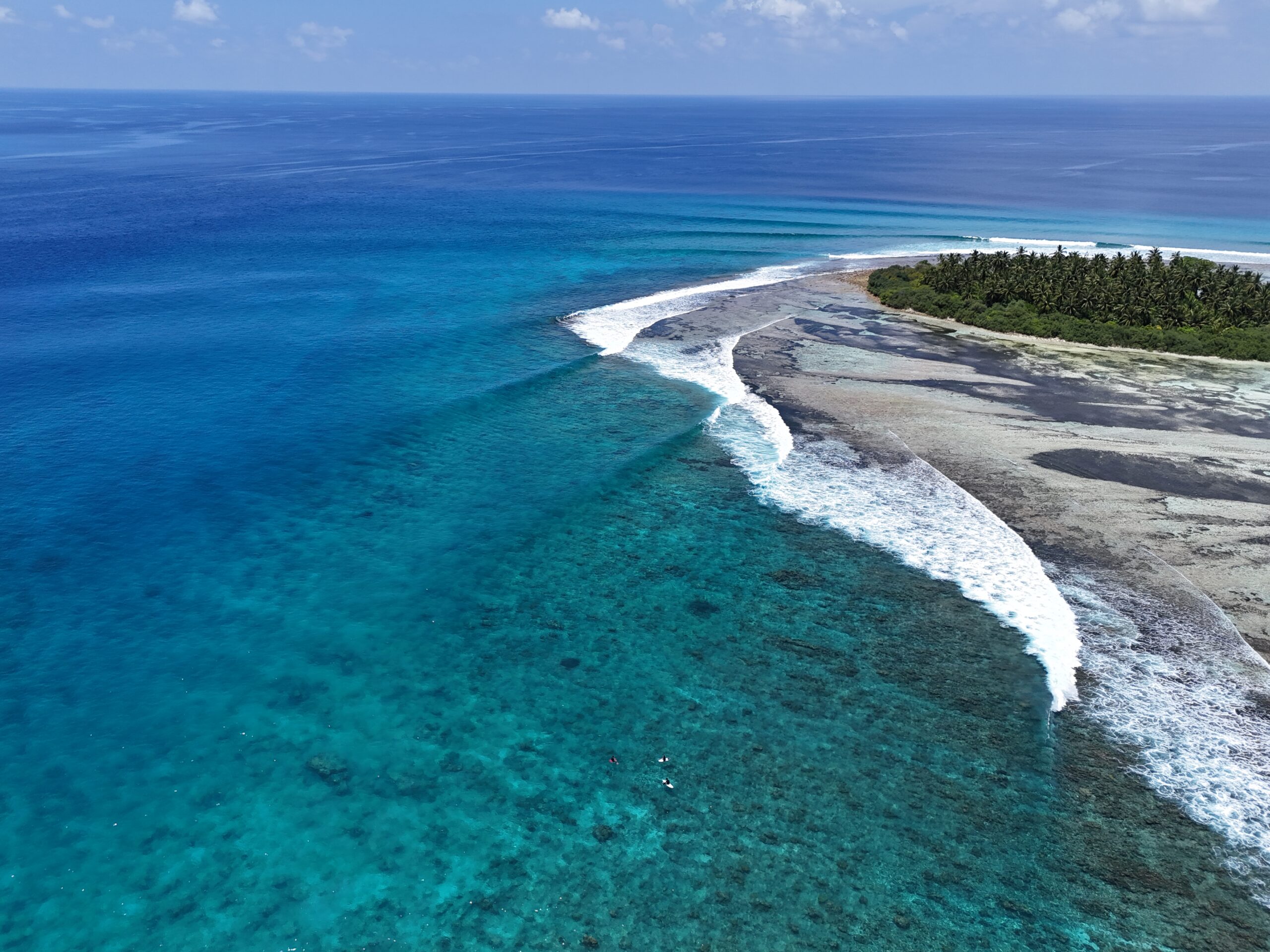 EQ Surf Retreat and Medhufushi : le surf