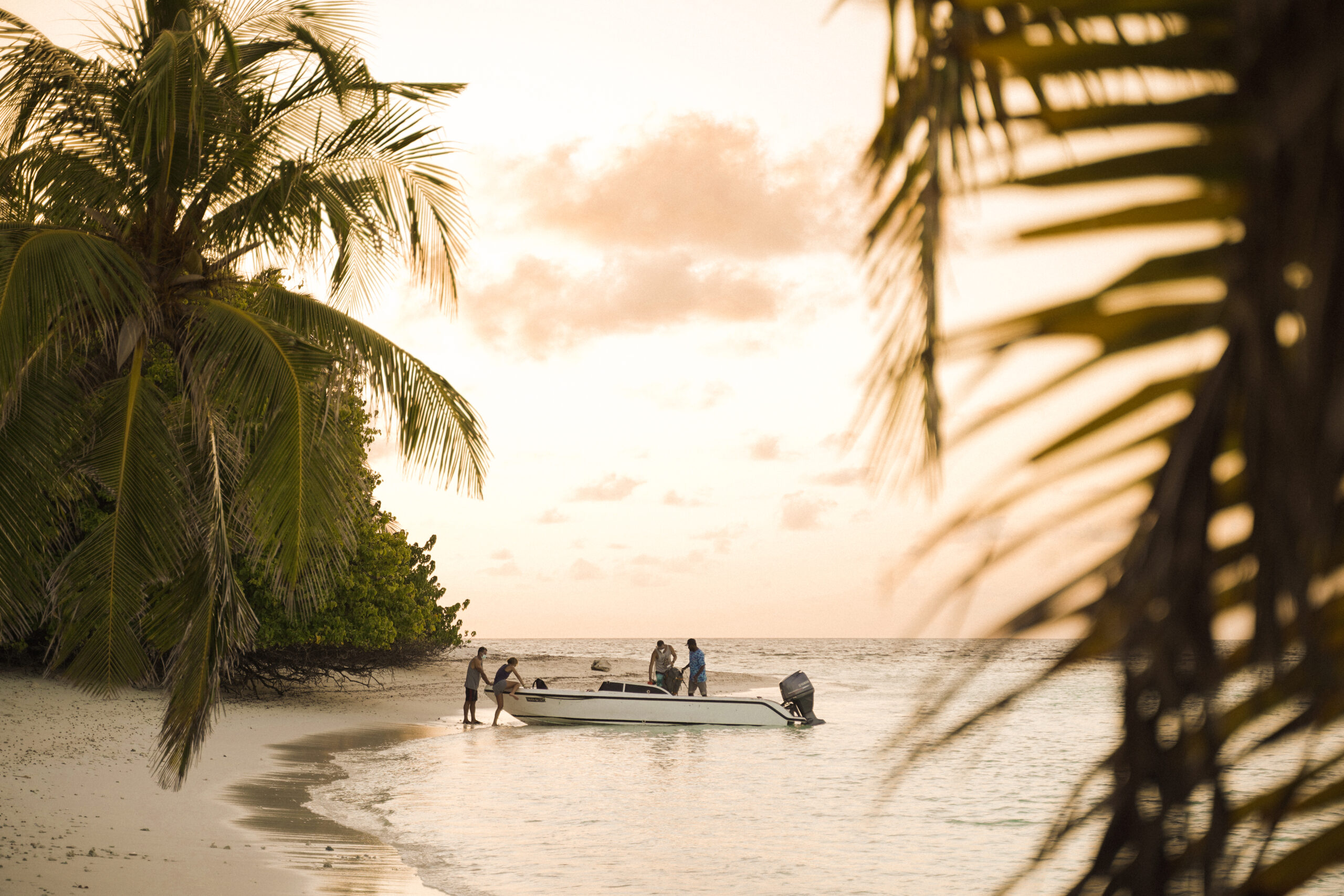 EQ Surf Retreat Speed Boat