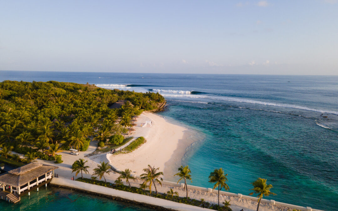 Hudhuranfushi Maldives – Nouvelle plage face à l’océan et Lohis au large